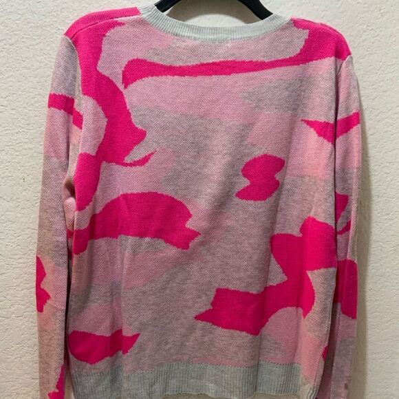NEW Fate neon pink camo sweater.Super soft light weight size L - Picture 6 of 11